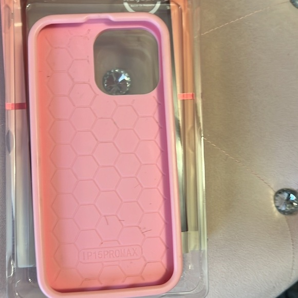 Hello Kitty Pink Phone Case - Picture 2 of 5